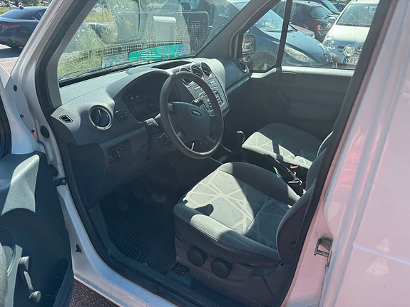 Ford Transit Connect 6 of 6