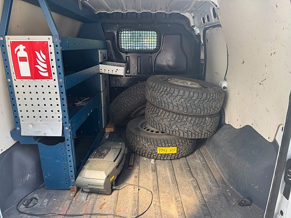 Ford Transit Connect 5 of 5