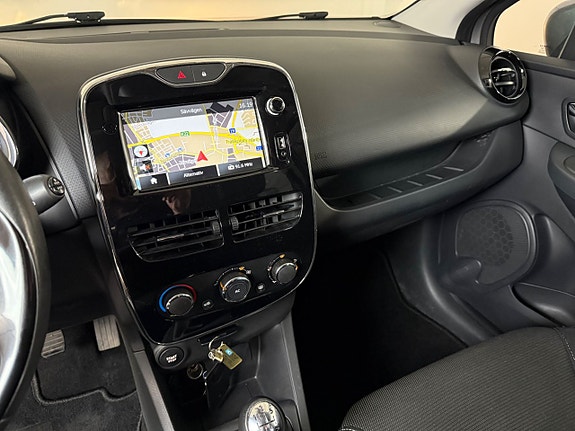 Renault Clio 13 of 18