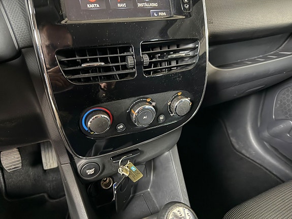 Renault Clio 16 of 18