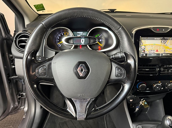 Renault Clio 12 of 18