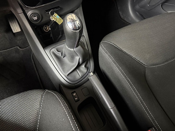 Renault Clio 18 of 18