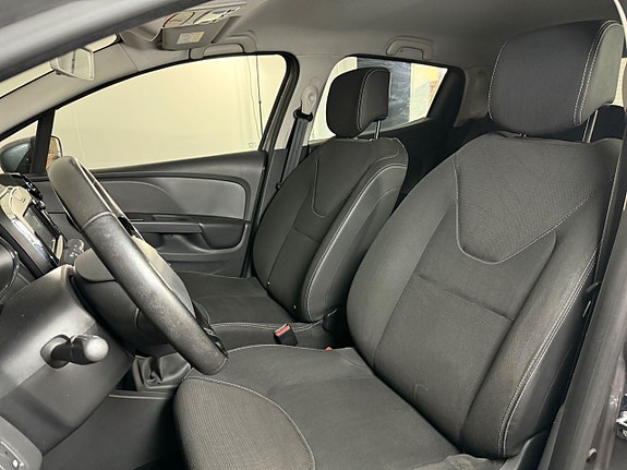 Renault Clio 10 of 18