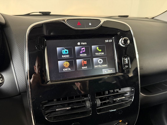 Renault Clio 15 of 18