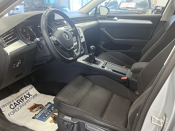 Volkswagen Passat 8 of 26