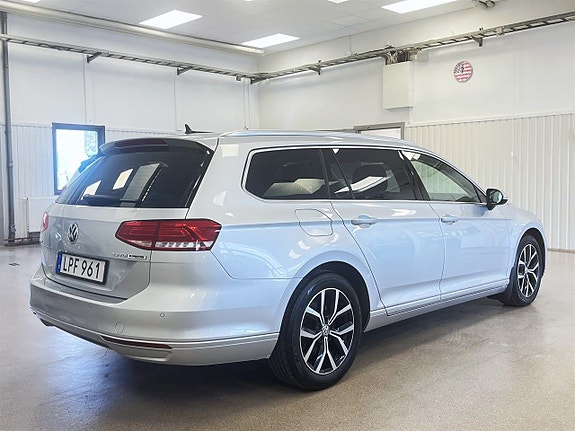 Volkswagen Passat 4 of 5