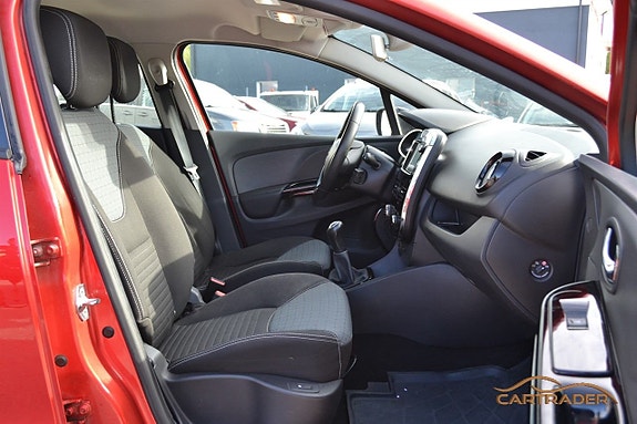 Renault Clio 9 of 14