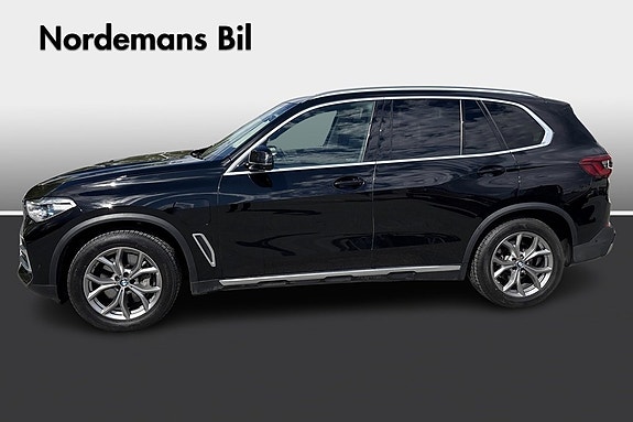 BMW X5 2 of 5