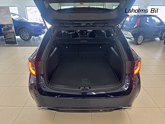 Suzuki Swace 7 of 17