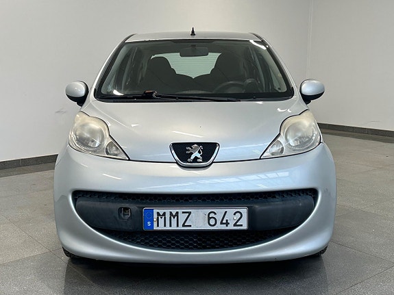 Peugeot 107 2 of 5