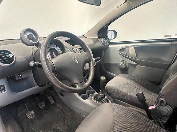 Peugeot 107 3 of 5