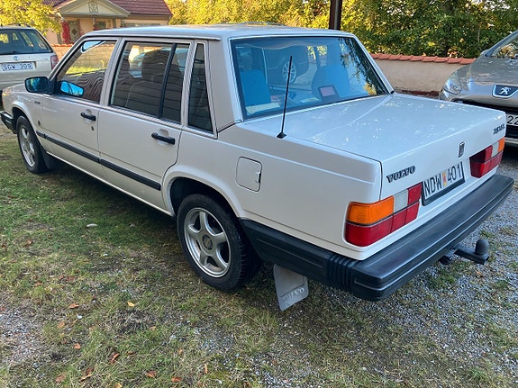 Volvo 740 3 of 9
