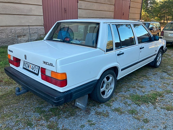 Volvo 740 4 of 9