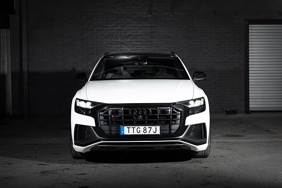 Audi SQ8 4 of 5