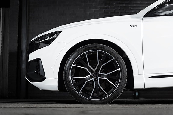 Audi SQ8 6 of 17