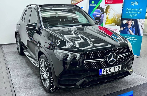 Mercedes-Benz GLE300 d 2 of 5