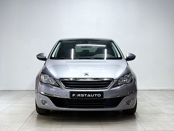 Peugeot 308 2 of 5
