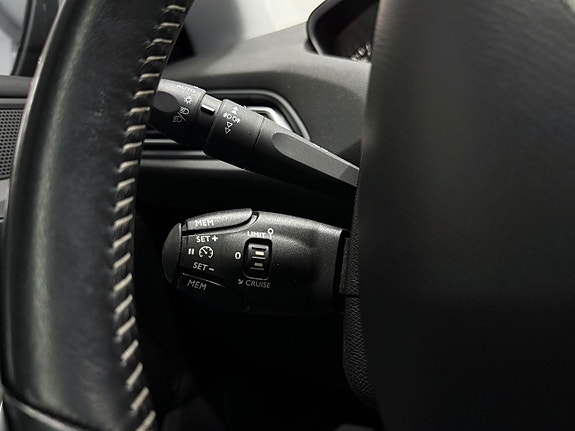 Peugeot 308 21 of 26