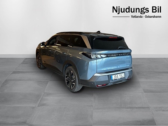 Peugeot 5008 2 of 5