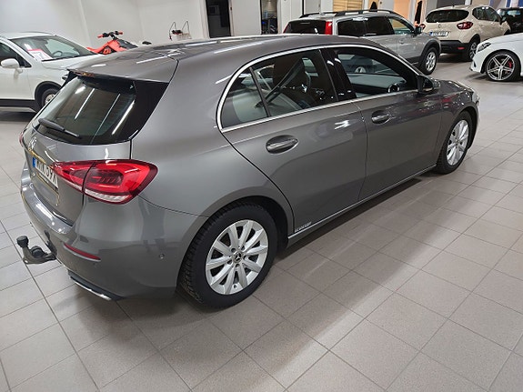Mercedes-Benz A180 5 of 5