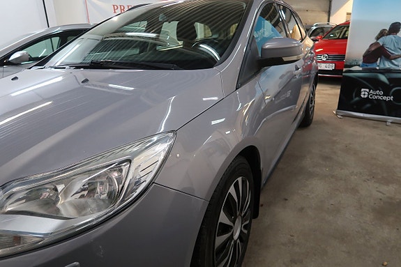Ford Focus 2 of 17