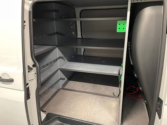 Volkswagen Transporter 10 of 12