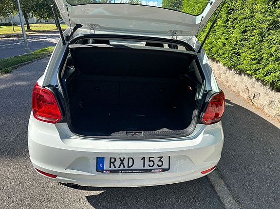 Volkswagen Polo 9 of 18