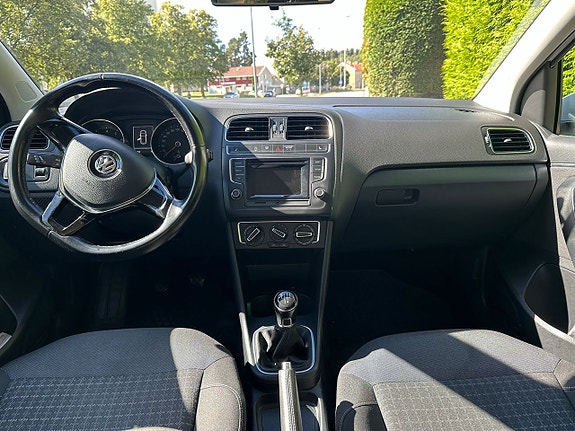 Volkswagen Polo 12 of 18