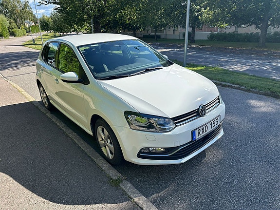 Volkswagen Polo 2 of 5