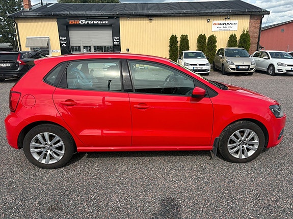 Volkswagen Polo 2 of 5