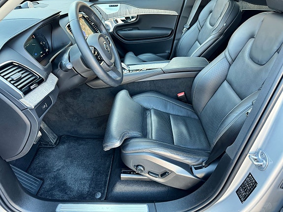 Volvo XC90 8 of 11