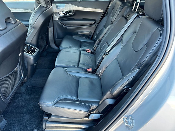 Volvo XC90 11 of 11
