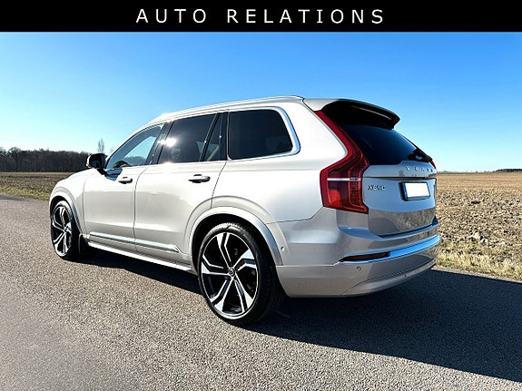 Volvo XC90 3 of 11