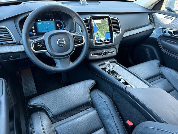 Volvo XC90 4 of 11