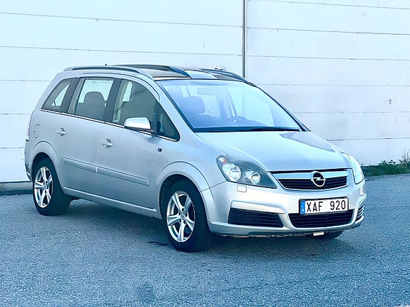 Opel Zafira 2 of 5