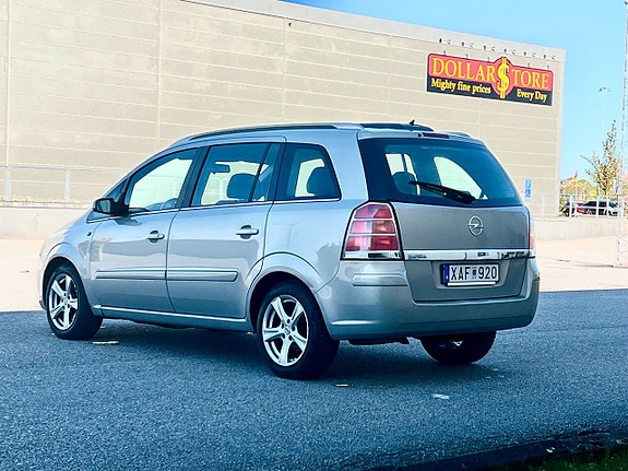 Opel Zafira 4 of 5