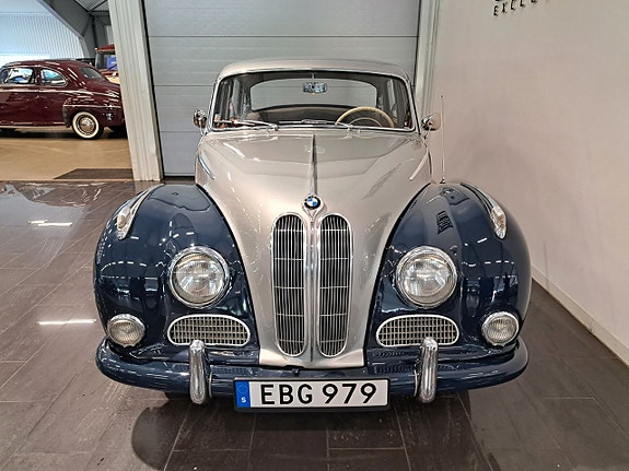 BMW 320 3 of 18