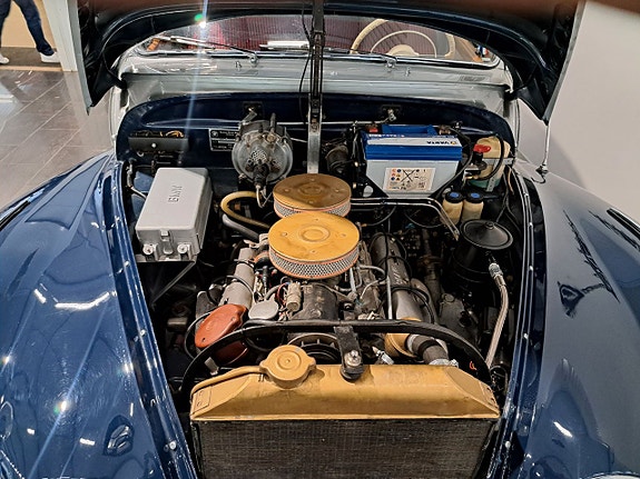 BMW 320 8 of 18