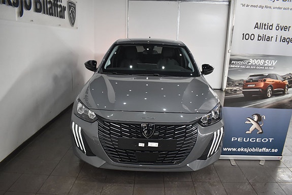 Peugeot 208 2 of 5