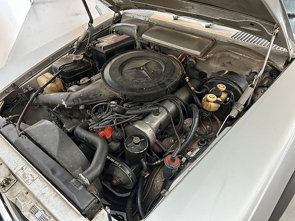 Mercedes-Benz 350 SL 21 of 22