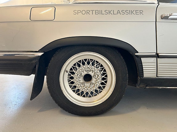 Mercedes-Benz 350 SL 11 of 22