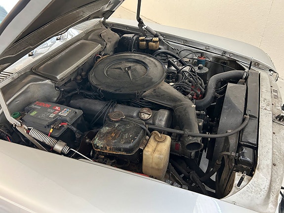 Mercedes-Benz 350 SL 22 of 22