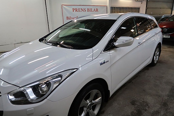 Hyundai i40 2 of 17