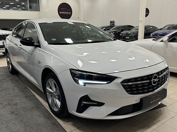 Opel Insignia 2 of 5