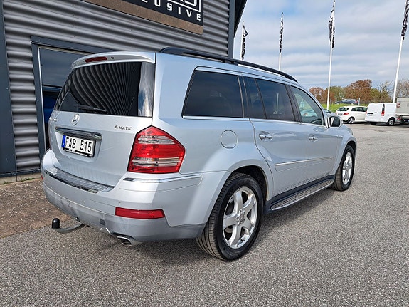 Mercedes-Benz GL420 4 of 5