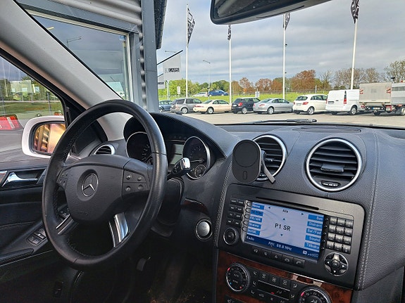 Mercedes-Benz GL420 6 of 7
