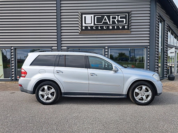 Mercedes-Benz GL420 2 of 5