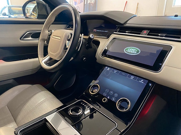Land Rover Range Rover Velar 9 of 20