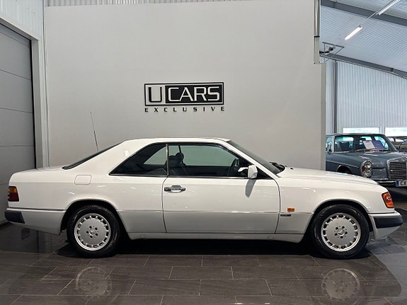 Mercedes-Benz 300 CE-24 2 of 5