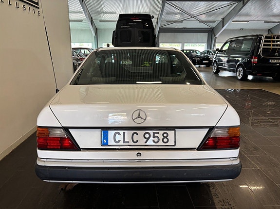 Mercedes-Benz 300 CE-24 4 of 5